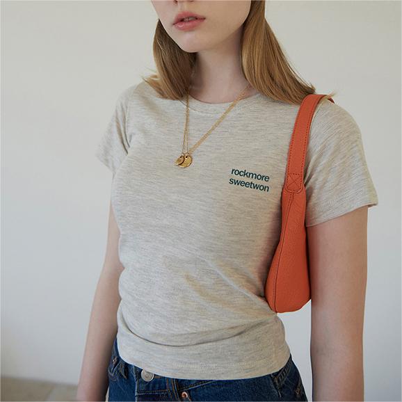 Niche Simple Letter Graphic Embroidery Basic round Neck T shirt Sexy Shoulder Slimming Casual All Matching Tops Women